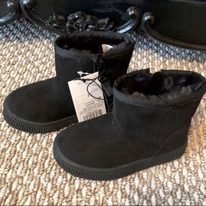 Cat and Jack black boots! (7)